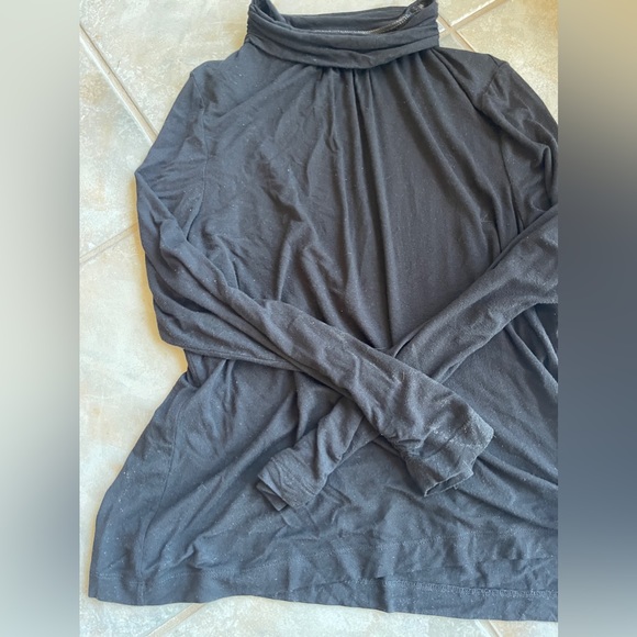 black tanjay turtle neck long sleeve - Picture 2 of 5